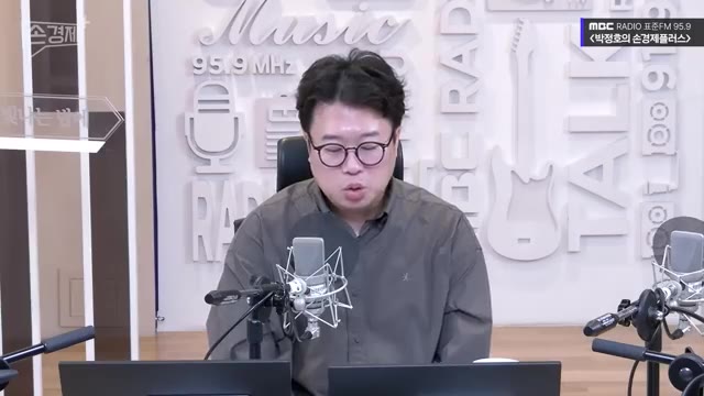 영상 도입부 — "존재감을 쭉쭉 높여가는 기업 이야기"